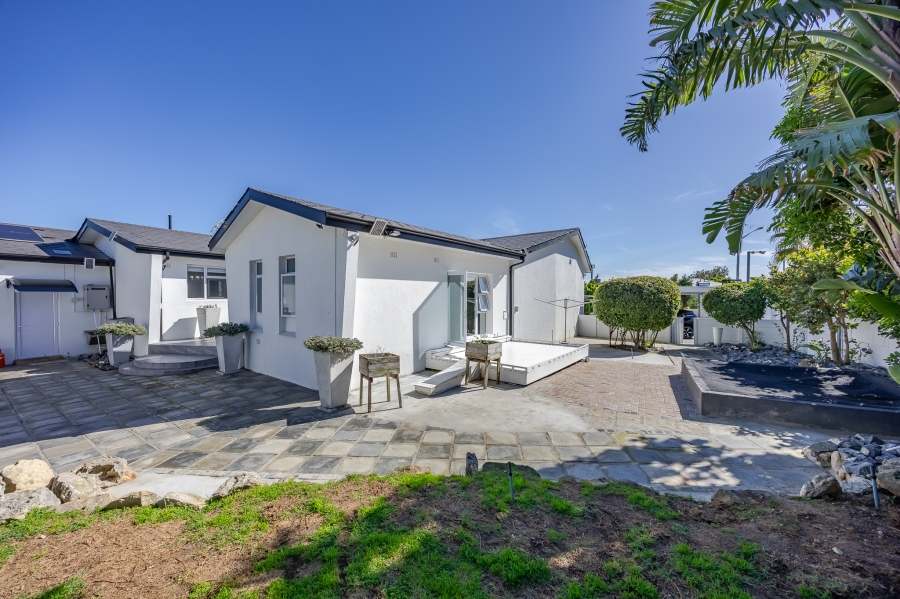 5 Bedroom Property for Sale in Milnerton Central Western Cape